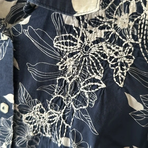 White pants & blue & white embroidered blouse - Picture 9 of 14